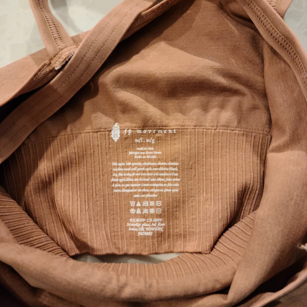 NEW Free People Movement Good Karma V Neck Crop Sports in Tan/Sand M/L - Picture 10 of 14